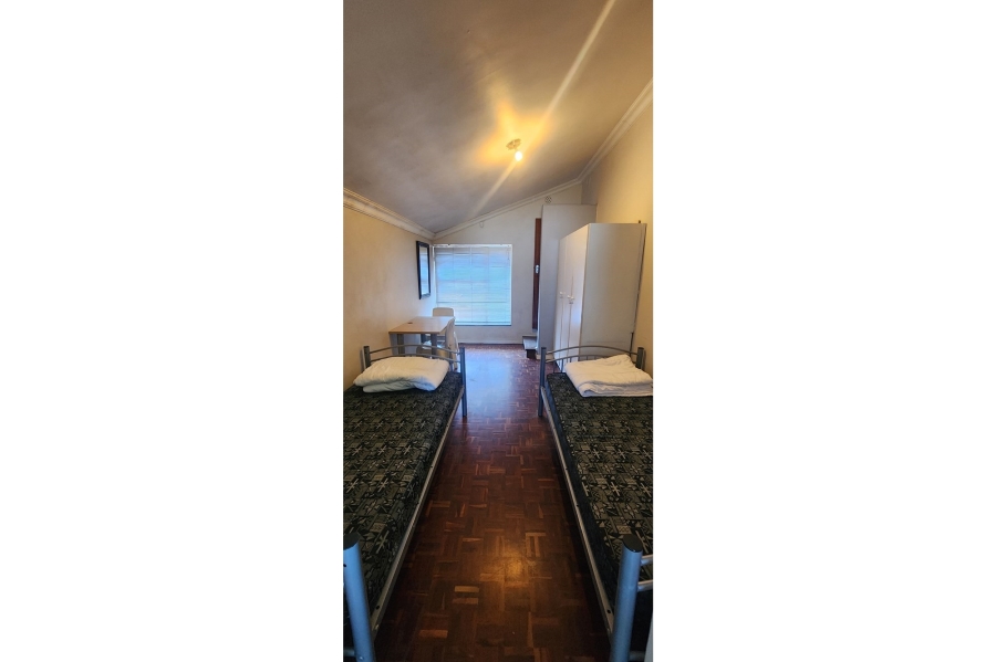 8 Bedroom Property for Sale in De La Haye Western Cape
